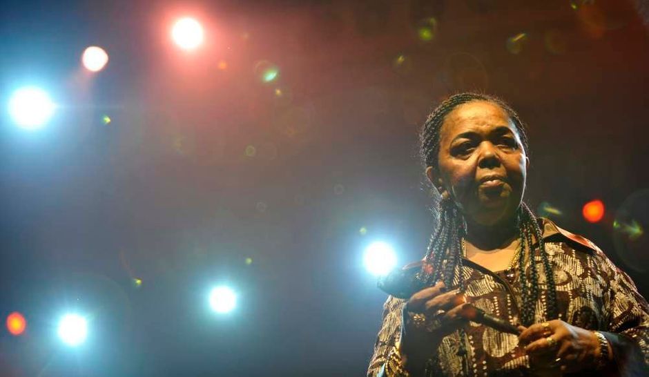 Hommage A Cesaria Evora La Diva Aux Pieds Nus En Musique