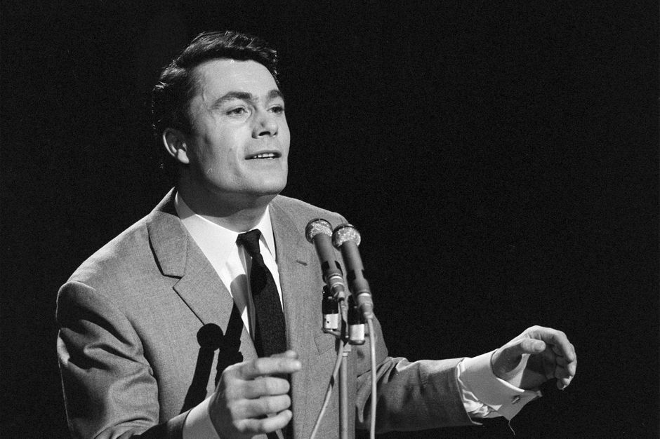 Le chanteur est mort à 84 ans : la "si jolie" voix d'Alain Barrière s'est tue