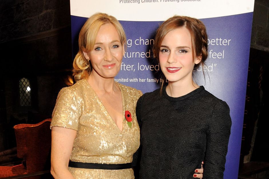Emma Watson Retrouve J K Rowling Pour Une Soiree Costumee