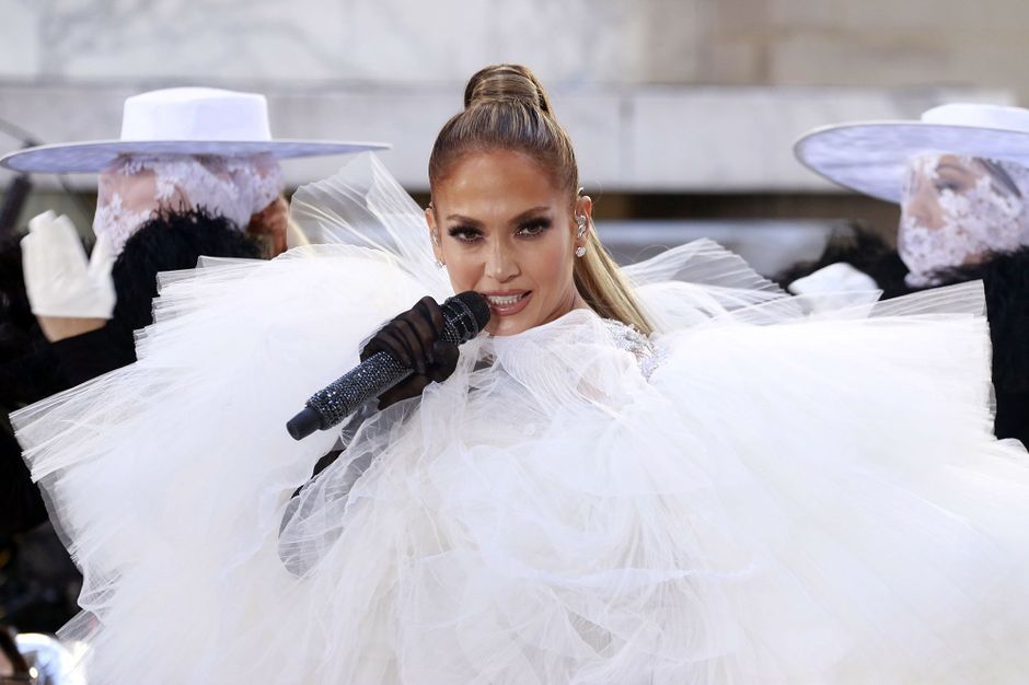 Jennifer Lopez Dechainee Pour Feter Ses 50 Ans