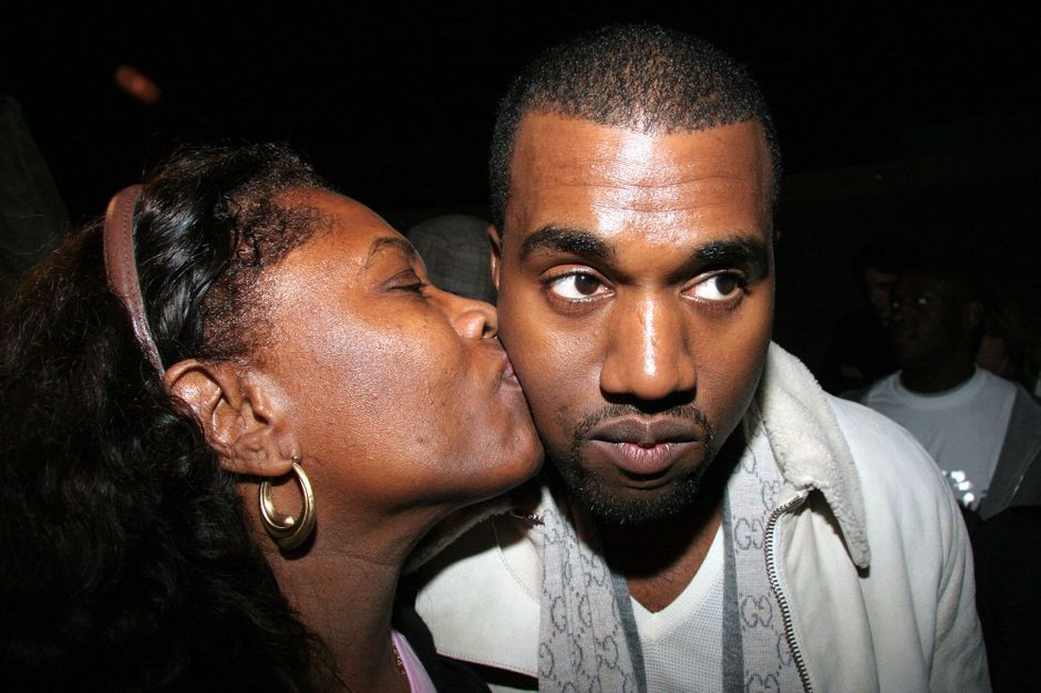 Mort De La Mere De Kanye West Kanye West, un homme brisé par la mort de sa mère
