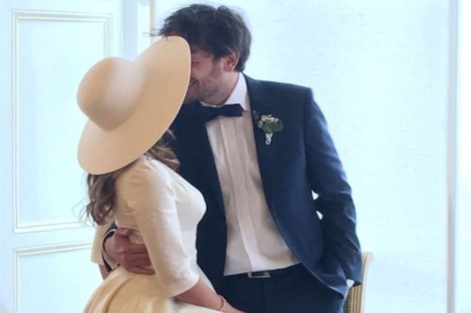 En Couple Depuis 7 Ans Julie Zenatti Et Benjamin Bellecour Se