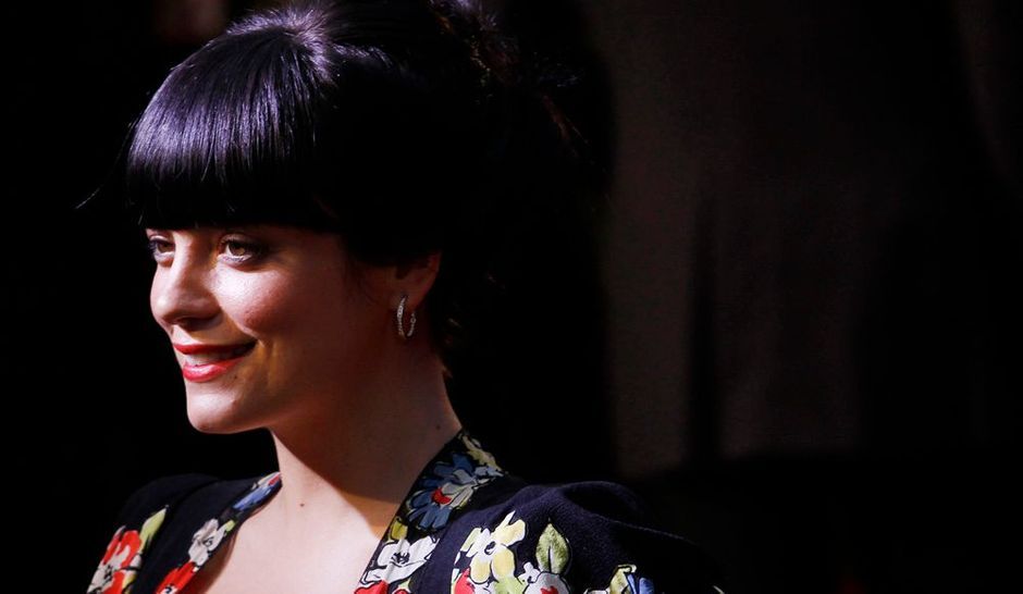 Le Mystere Du Prenom Du Bebe Lily Allen Enfin Leve
