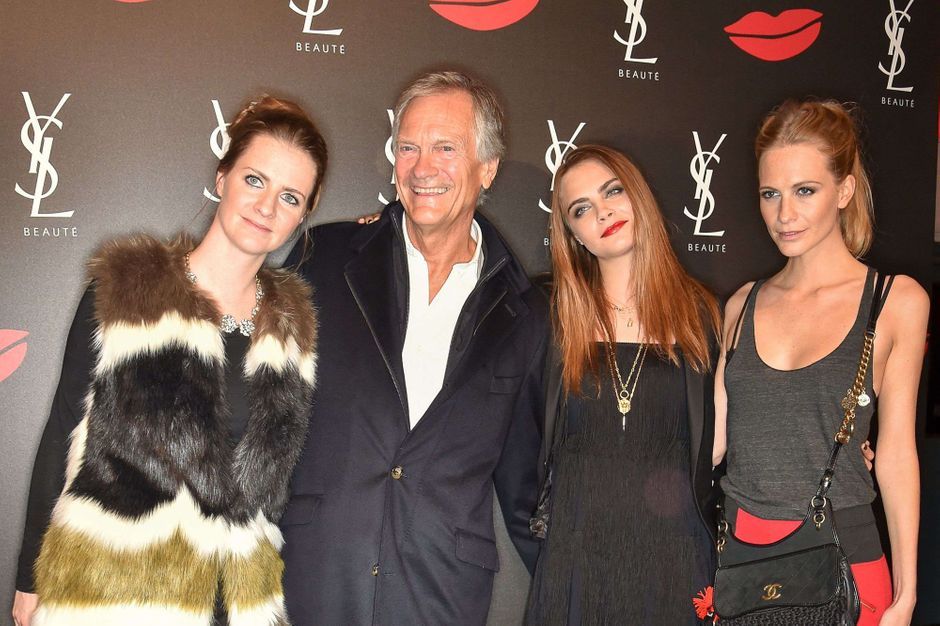 En famille chez YSL - Cara Delevingne, bien entourée pour ...