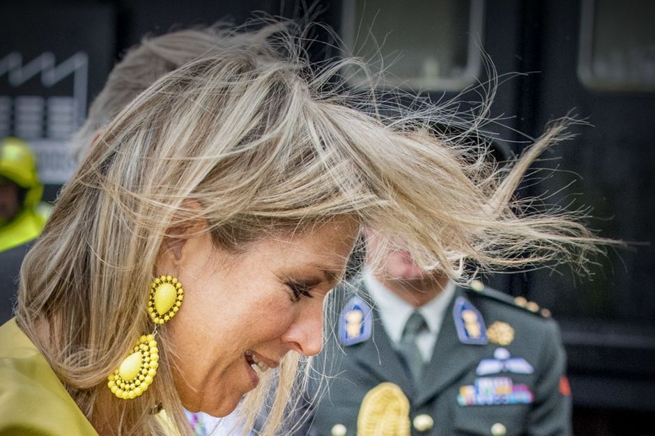 Reine Maxima Actualites La reine Maxima s’offre une sortie plutôt décoiffante à Amersfoort