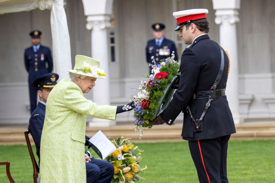 La reine Elizabeth II, sa première sortie de 2021 est pour ...