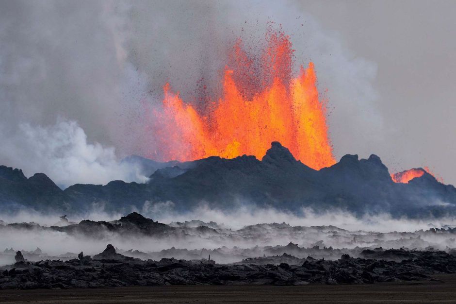  Volcan  en Islande Des vagues de lave de 140 m tres de 
