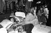 Saint-Tropez : Le mariage de Mick et Bianca assomme Keith au Byblos. Le 1er mai 1971, Keith Richards dans l’hôtel tropézien, avec ses côtés, sa compagne, Anita Pallenberg.