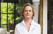 La princesse Delphine de Saxe-Cobourg arbore le ruban de la 7e édition du ruban Pink Ribbon, pour la prévention du cancer du sein.