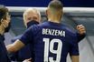 Didier Deschamps félicite Karim Benzema.