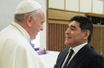 Le pape François et Diego Maradona, le 1 septembre 2014 à Rome.