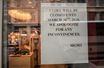 Boutique new-yorkaise Victoria's Secrets fermée à cause de l'épidémie de coronavirus.