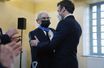 Emmanuel Macron a décoré Robert Hébras, 96 ans, le dernier rescapé du massacre de 643 habitants d'Oradour-sur-Glane.