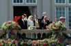 Le prince Constantijn des Pays-Bas et Laurentien Brinkhorst avec leurs parents, le 19 mai 2001, jour de leur mariage religieux