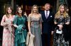 La reine Maxima et le roi Willem-Alexander des Pays-Bas avec leurs filles à Amsterdam, le 12 mai 2021