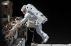 L’astronaute Victor Glover dans le vide spatial à 400 kilomètres d’altitude