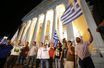 A Athènes, les partisans du "non" fêtent les résultats du référendum.