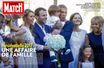 27 août 2016: au Touquet Paris-Plage, Emmanuel Macron entouré de toute la famille, au baptême d’Aurèle, le petit-fils de sa femme Brigitte