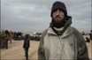 Quentin Le Brun et d’autres « réfugiés » de l’Etat islamique, à 15 kilomètres de Baghouz, le 22 janvier.
