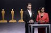 L'acteur Chris Pine, entouré de la présidente de l'Académie des Oscars, Cheryl Boone Isaacs, à Los Angeles jeudi 15 janvier