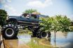 Inondations au Texas : les "monster trucks" à la rescousse