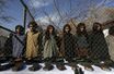 Des taliban pakistanais arrêtés à la frontière afghane le 5 janvier 2016.