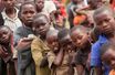 <br />
Des enfants réfugiés faisant la queue dans le camp de transit de Kisoro, en Ouganda, en juillet dernier.