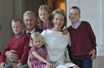 Le prince Philippe et la princesse Mathilde de Belgique ont participé avec leurs enfants Emmanuel, Eléonore, Elisabeth et Gabriel à une séance photo au Palais Royal de Bruxelles.