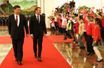 Emmanuel Macron et son homologue Xi Jinping, à Pékin mardi.
