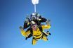 A 101 ans, il saute en parachute et bat un record du monde
