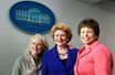 Glenn Close, la sénatrice du Michigan Debbie Stabenow et la conseillère de la Maison Blanche Valerie Jarrett.
