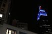 <br />
L'Empire State Building est illuminé en bleu, couleur du parti démocrate.