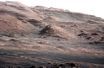 <br />
Le cratère Gale dans lequel s’est posé le robot de la Nasa, Curiosity, à 250 mètres du lieu initialement prévu par les scientifiques américains, français et canadiens qui supervisent le projet. Dès son « atterrissage », Curiosity a envoyé d’exceptionnels clichés.