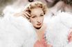 <br />
Marlène Dietrich habillée par Dior dans «Le Grand Alibi» d'Alfred Hitchcock (1949).