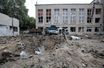 Un lycée technique bombardé à Kharkiv