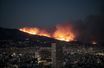 En photos : un vaste incendie surplombe la ville d'Athènes