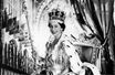Le portrait officiel du couronnement de la reine Elizabeth II par Cecil Beaton, le 5 juin 1953.