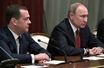 Le président russe Vladimir Poutine et l'ancien président et numéro deux du Conseil de sécurité russe Dmitri Medvedev assistent à une réunion avec des membres du gouvernement à Moscou, en 2020. Image d'illustration.