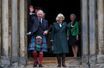 Le roi Charles III et la reine consort Camilla sortent de l'abbaye de Dunfermline, le 3 octobre 2022