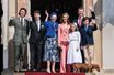 Au palais de Fredensborg, le 30 avril 2022, la reine Margrethe avec son fils cadet Joachim (à dr.) et l’épouse de celui-ci, Marie. De g. à dr., ses quatre petits-enfants, les princes Nikolai et Felix, la princesse Athena et le prince Henrik.