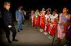 La reine Maxima des Pays-Bas, a été accueillie par les autorités locales et des danseurs Maasaï à l’aéroport international du Kilimandjaro, le 17 octobre 2022 Utrecht Robin/ABACA