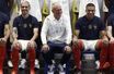 Didier Deschamps entouré d'Antoine Griezmann et Kylian Mbappé sur la photo officielle de la Coupe du Monde.