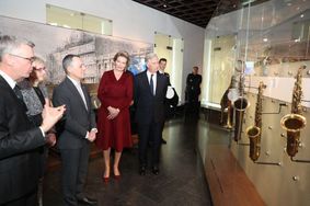 La reine Mathilde et le roi des Belges Philippe avec le couple présidentiel suisse au musée de l'Instrument de musique à Bruxelles, le 24 novembre 2022