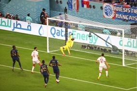 La Tunisie a marqué un but dès le début de la rencontre mais celui-ci a été refusé, un hors-jeu a été signalé. 