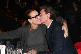 Carole Bouquet et son compagnon Philippe Sereys de Rothschild - People au spectacle "Cabaret" lors de la soirée de réouverture du Lido à Paris le 1er décembre 2022.