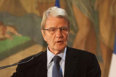 Bernard Kouchner à Paris, le 28 novembre 2017