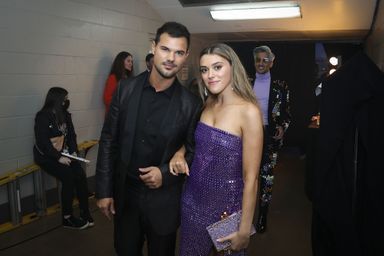 Taylor Lautner et sa fiancée Taylor Dome, premier tapis rouge