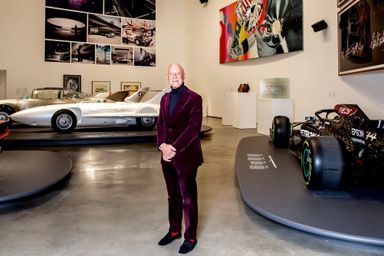 Norman Foster à l'exposition « Motion. Autos, art, architecture», au musée Guggenheim de Bilbao, jusqu’au 18 septembre.