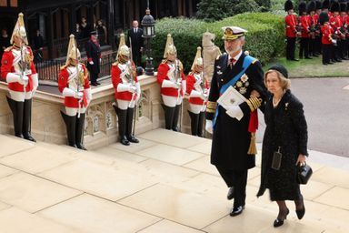 Le roi Felipe VI d'Espagne et sa mère l'ex-reine Sofia à Windsor, le 19 septembre 2022
