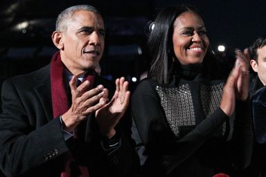Barack Obama et son épouse Michelle Obama lors de la cérémonie "National Christmas Tree Lighting", à l'Ellipse, à Washington, le 1er décembre 2016.